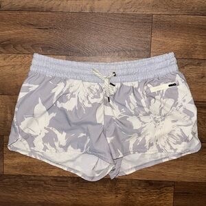 Vuori No Size Clementine Short Clay Big Flower Workout Fitness Training Bottoms